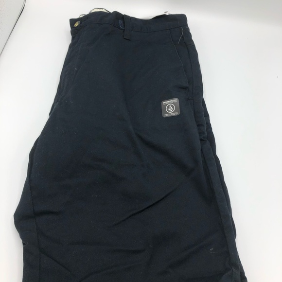 brand new volcom shorts - Picture 6 of 6